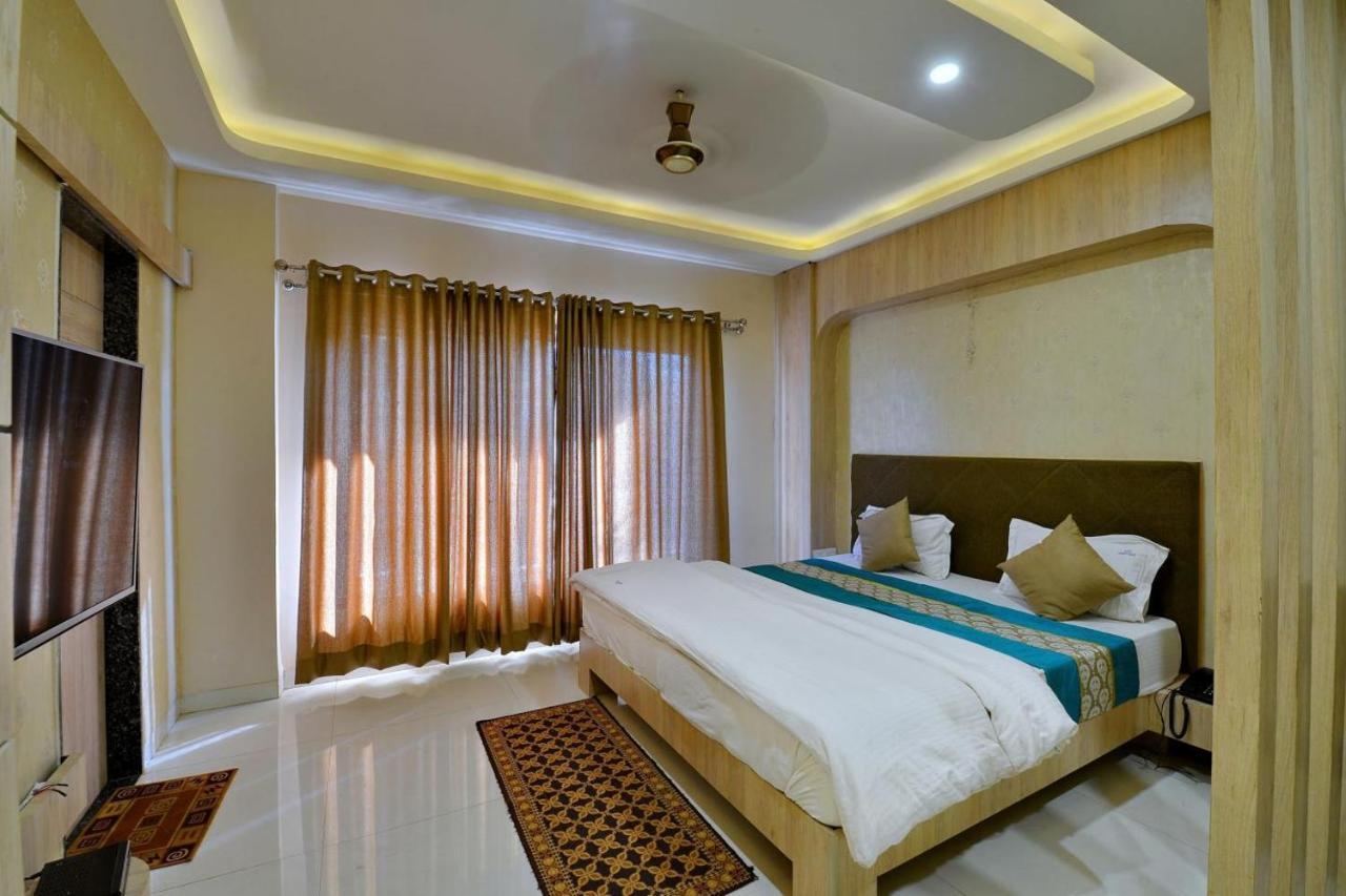 Hotel Signetic Blue Bhopal Exterior foto