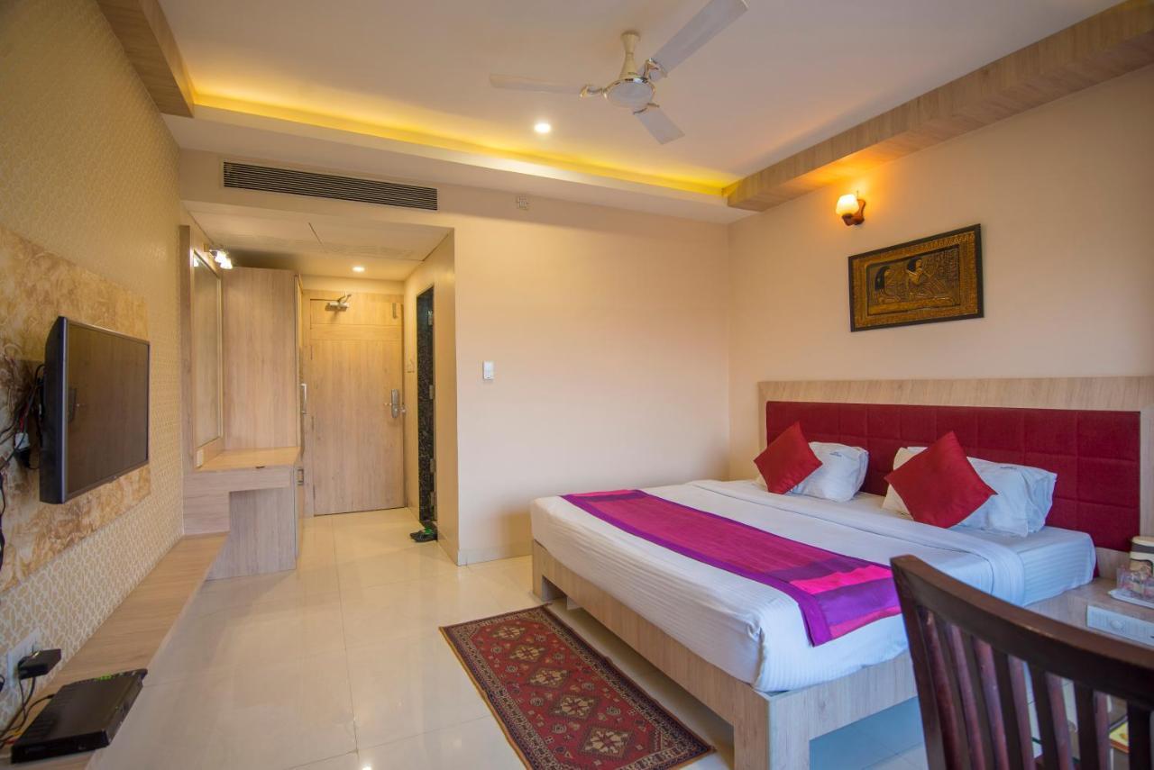 Hotel Signetic Blue Bhopal Exterior foto