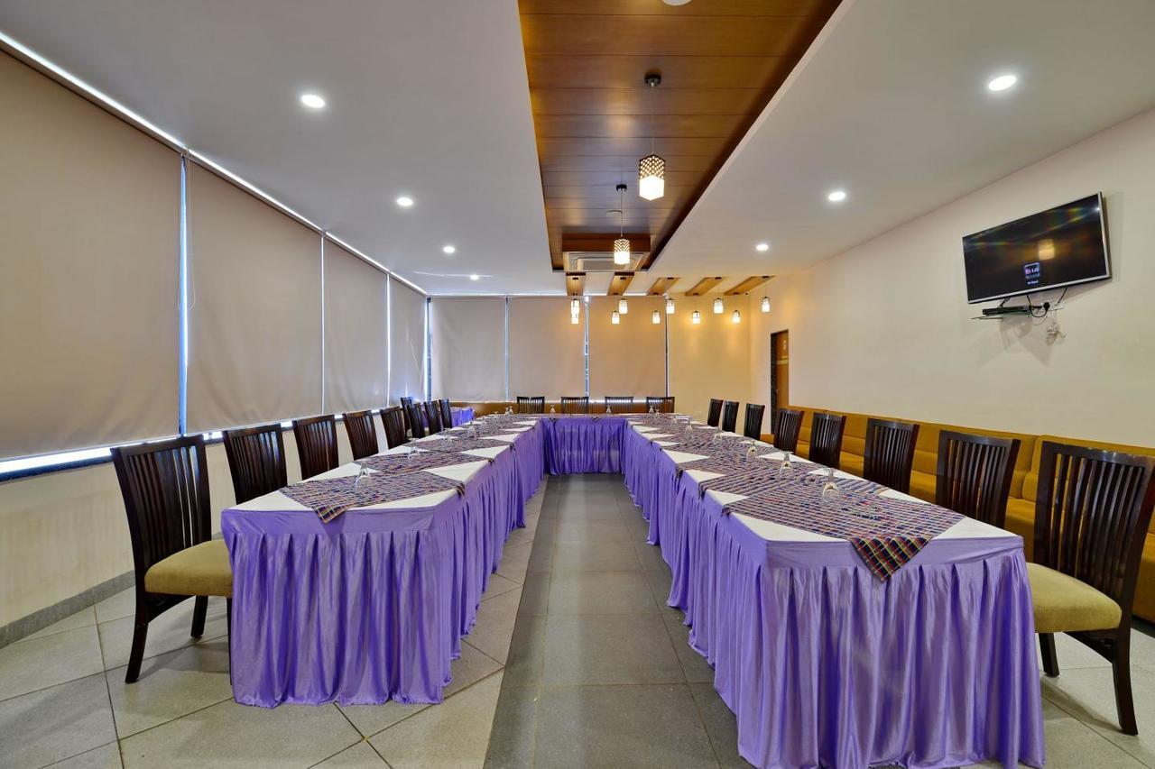 Hotel Signetic Blue Bhopal Exterior foto