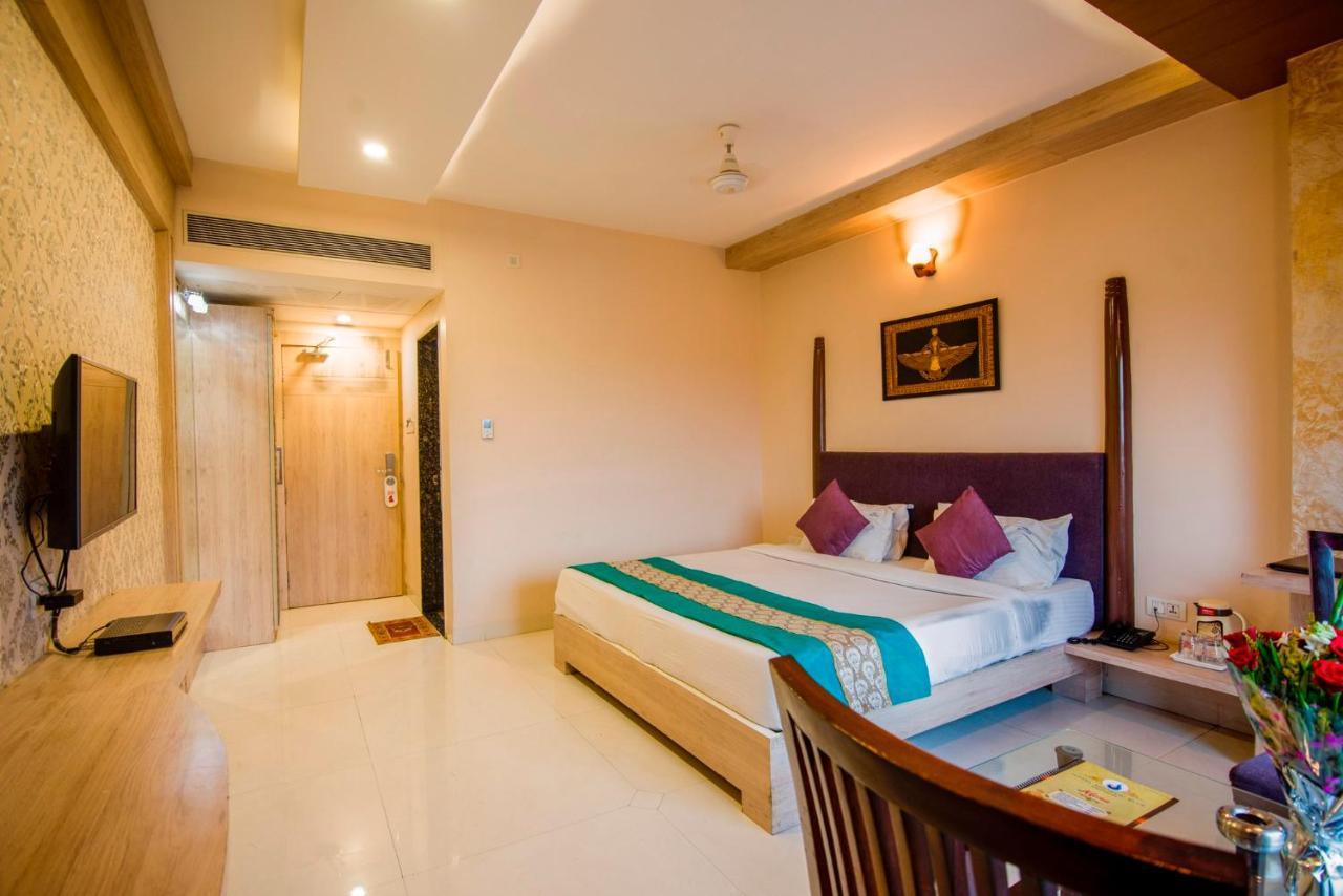 Hotel Signetic Blue Bhopal Exterior foto